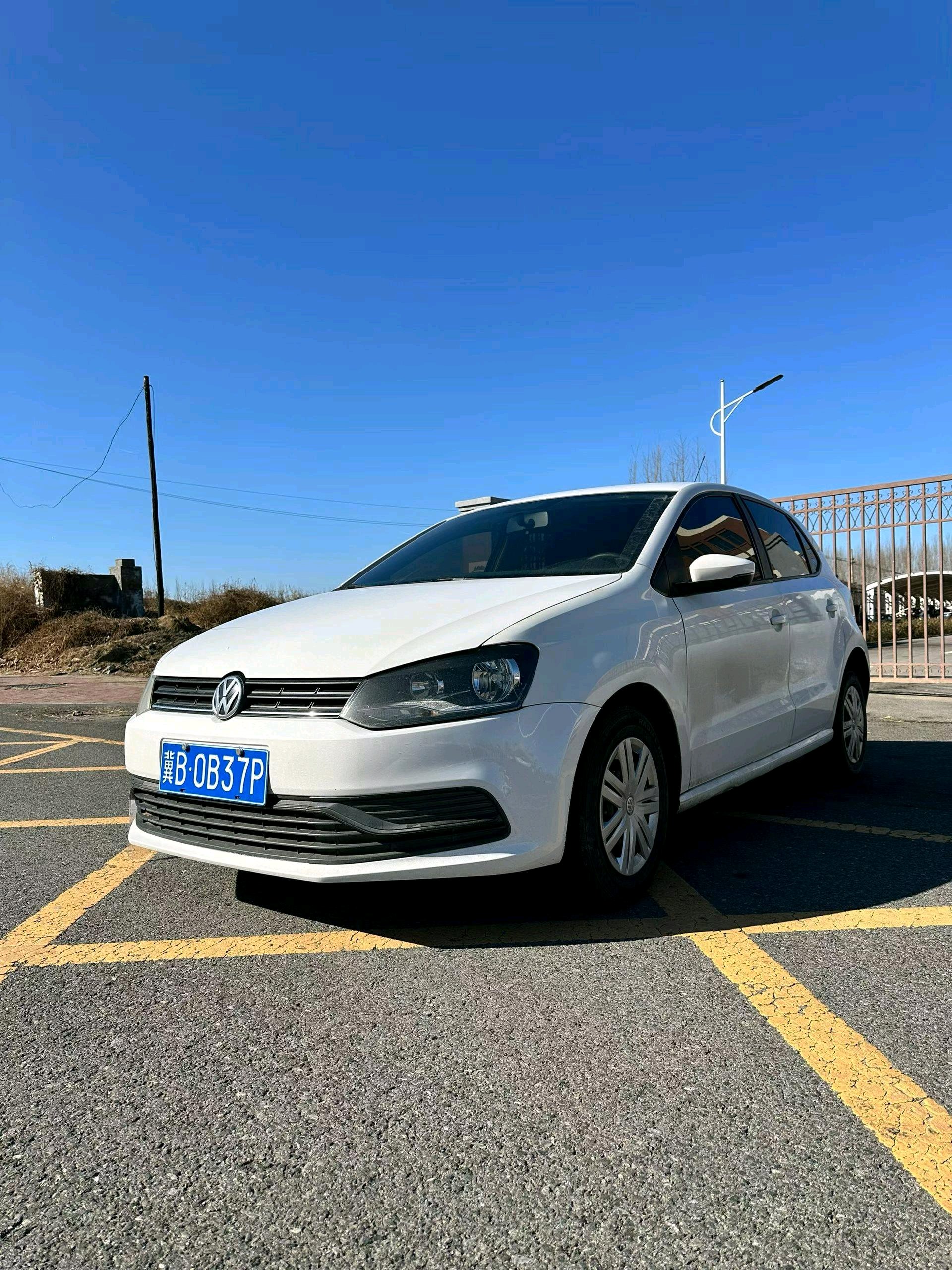 Volkswagen Polo 2018 car image 