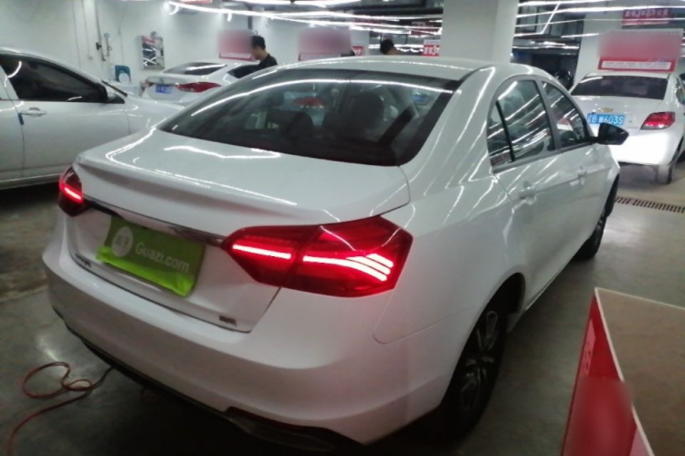 GEELY Emgrand 2019 #5 GEELY Emgrand 2019 car image #5