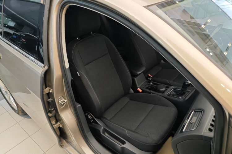 Volkswagen Golf 2016 car image #17
