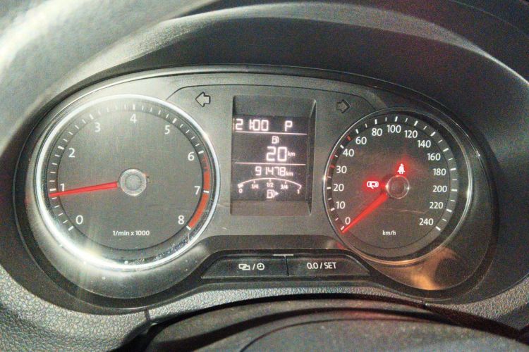 Volkswagen Polo 2015 #13 Volkswagen Polo 2015 car image #13