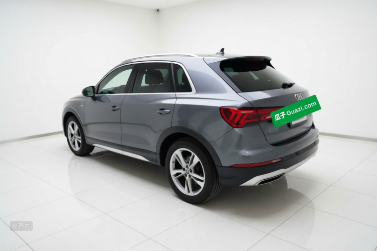 Audi Q3 2020 car image #5