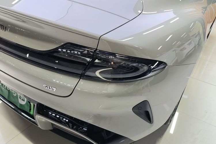 MI SU7 2025 car image #8