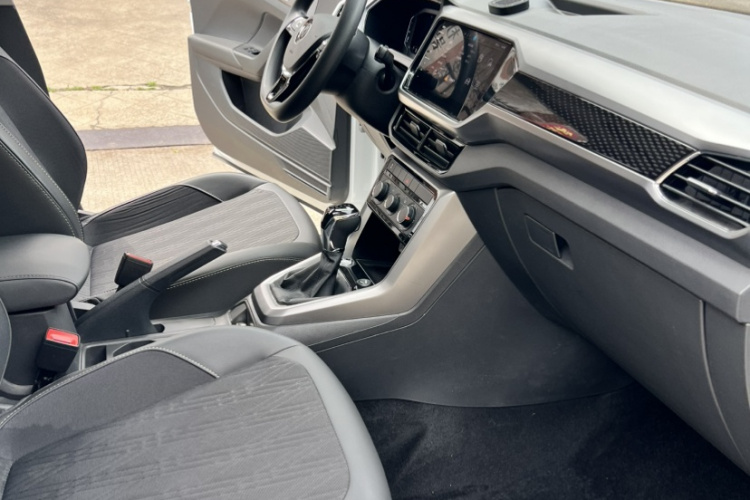 Volkswagen T-Cross 2023 car image #13