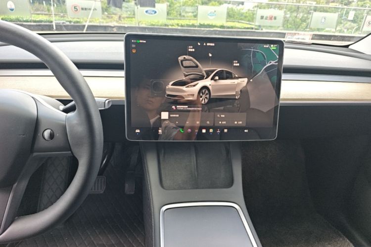Tesla Model Y 2023 #13 Tesla Model Y 2023 car image #13