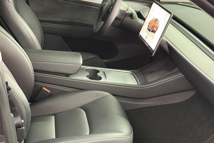 Tesla Model Y 2025 #21 Tesla Model Y 2025 car image #21