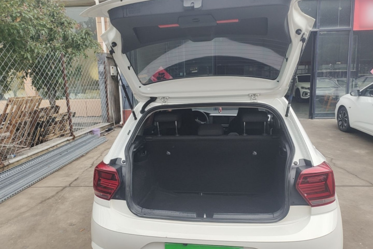 Volkswagen Polo 2020 car image #19