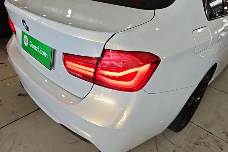 BMW 3 Series 2018 #8 BMW 3 Series 2018 car image #8