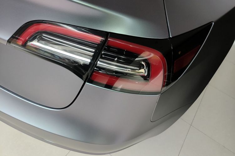 Tesla Model 3 2021 car image #8