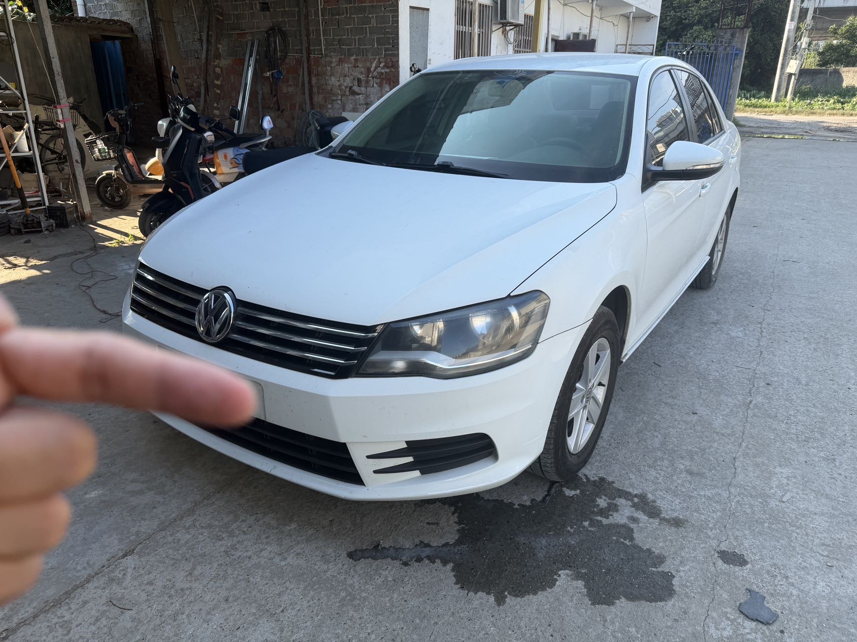 Volkswagen Bora 2013 car image 