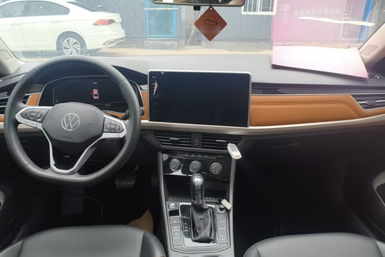Volkswagen Bora 2023 immagine di auto #11