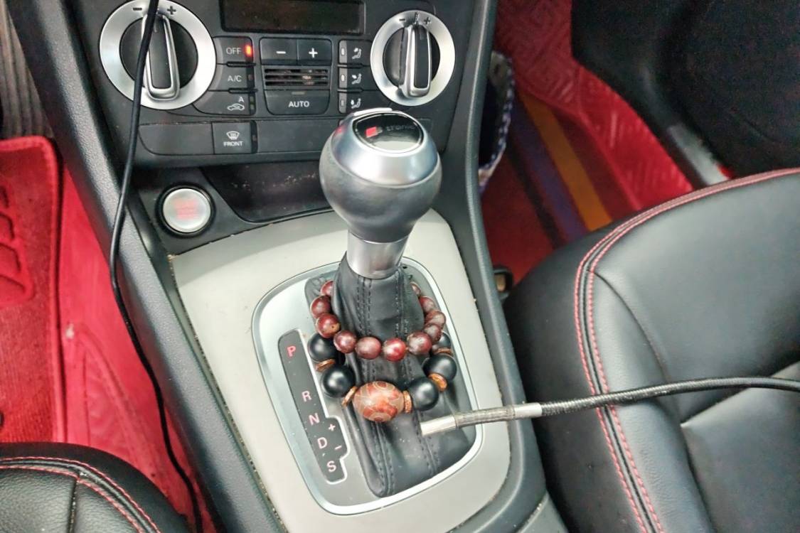 Audi Q3 2015 car image #27