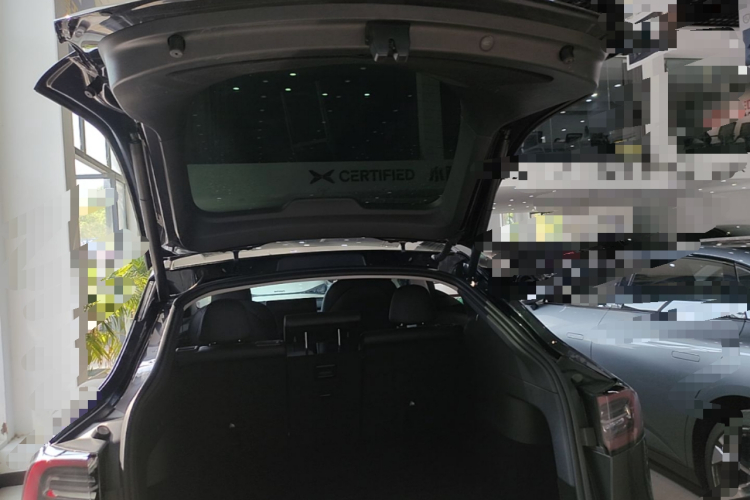 Tesla Model Y 2024 car image #19