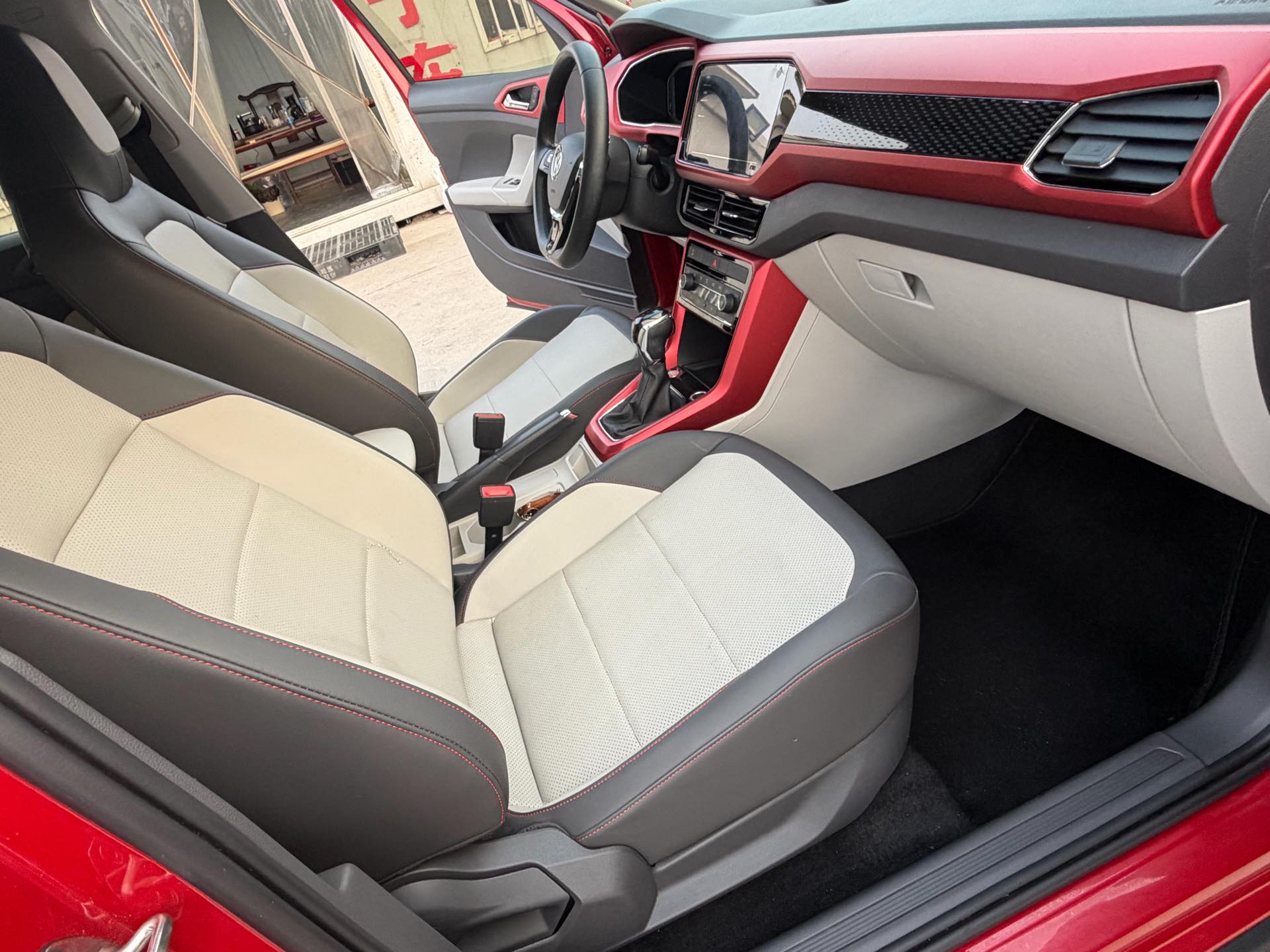 Volkswagen T-Cross 2019 car image #5