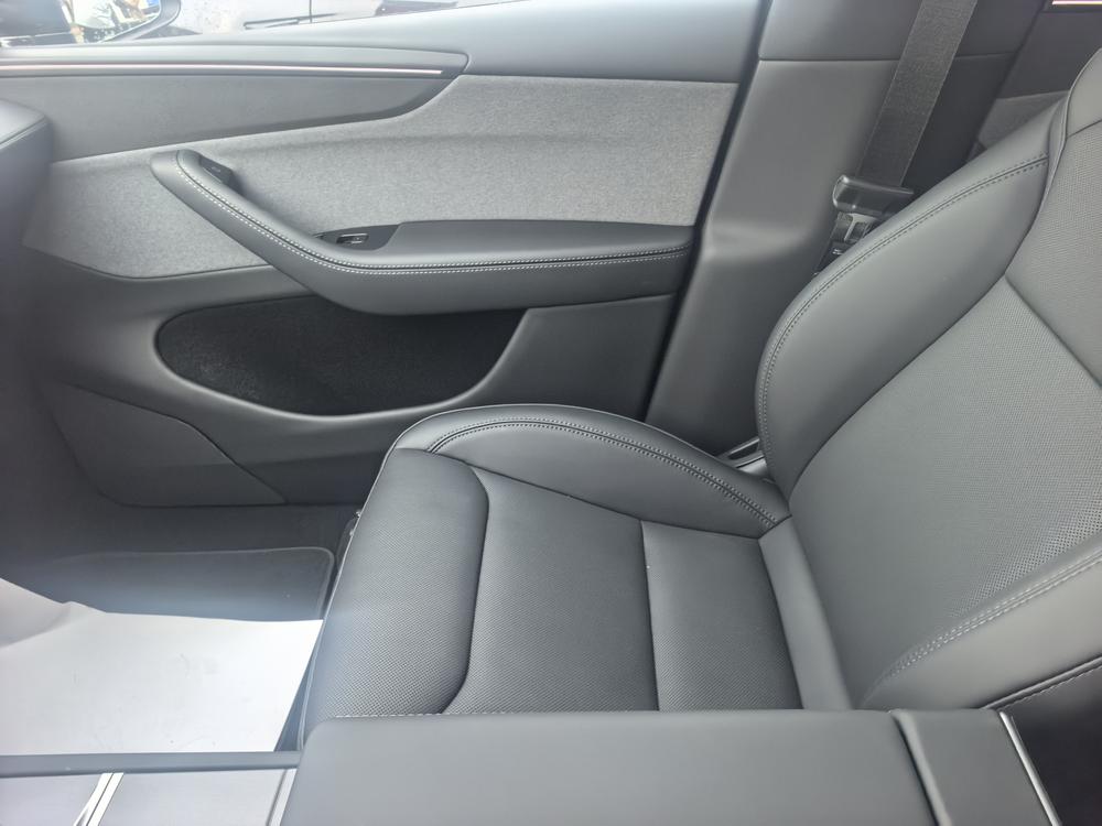 Tesla Model Y 2026 car image #13