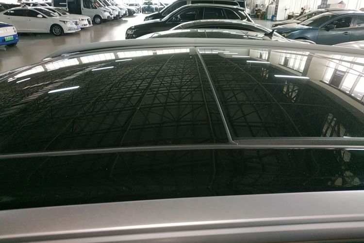 GEELY Coolray 2023 immagine di auto #25