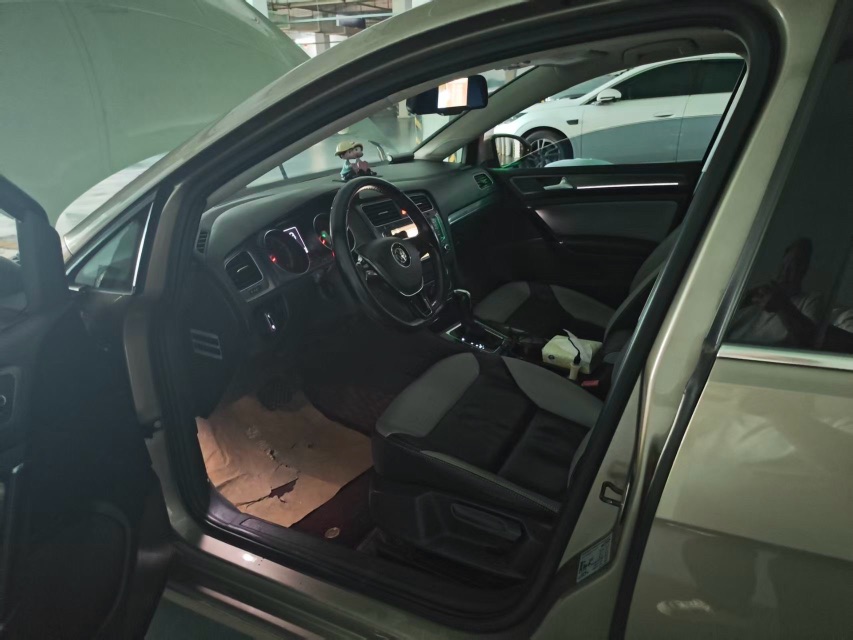 Volkswagen Golf 2015 car image #4