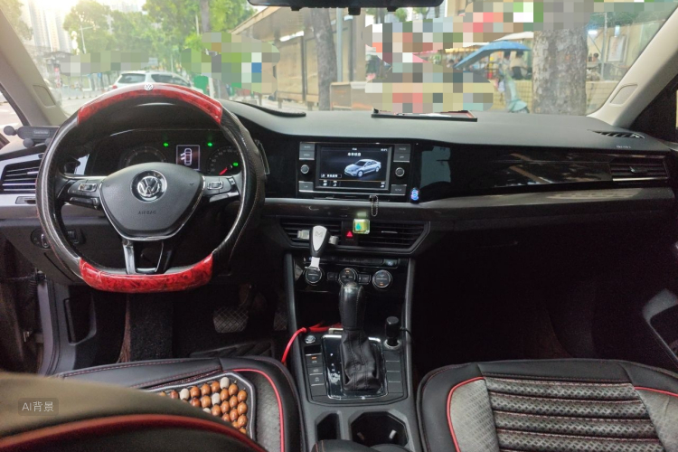 2019 car image #11