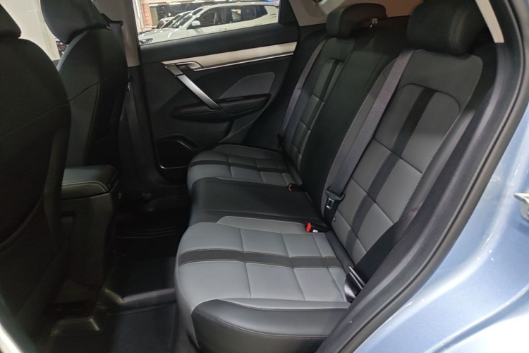 GEELY Coolray 2024 car image #17