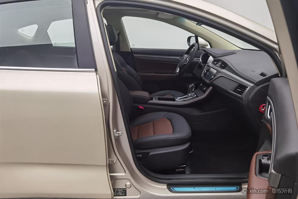 GEELY Emgrand GS 2018 #19 GEELY Emgrand GS 2018 immagine di auto #19