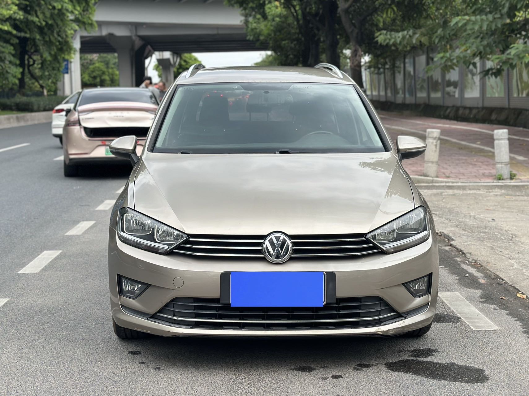 Volkswagen Golf Sportsvan 2017 #2 Volkswagen Golf Sportsvan 2017 car image #2