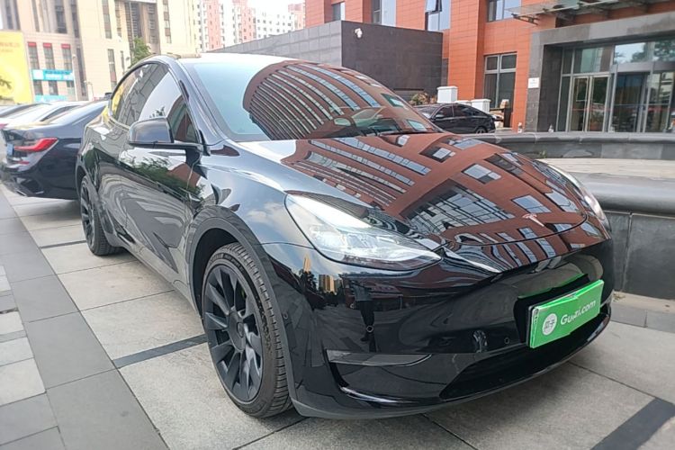 Tesla Model Y 2023 #4 Tesla Model Y 2023 car image #4