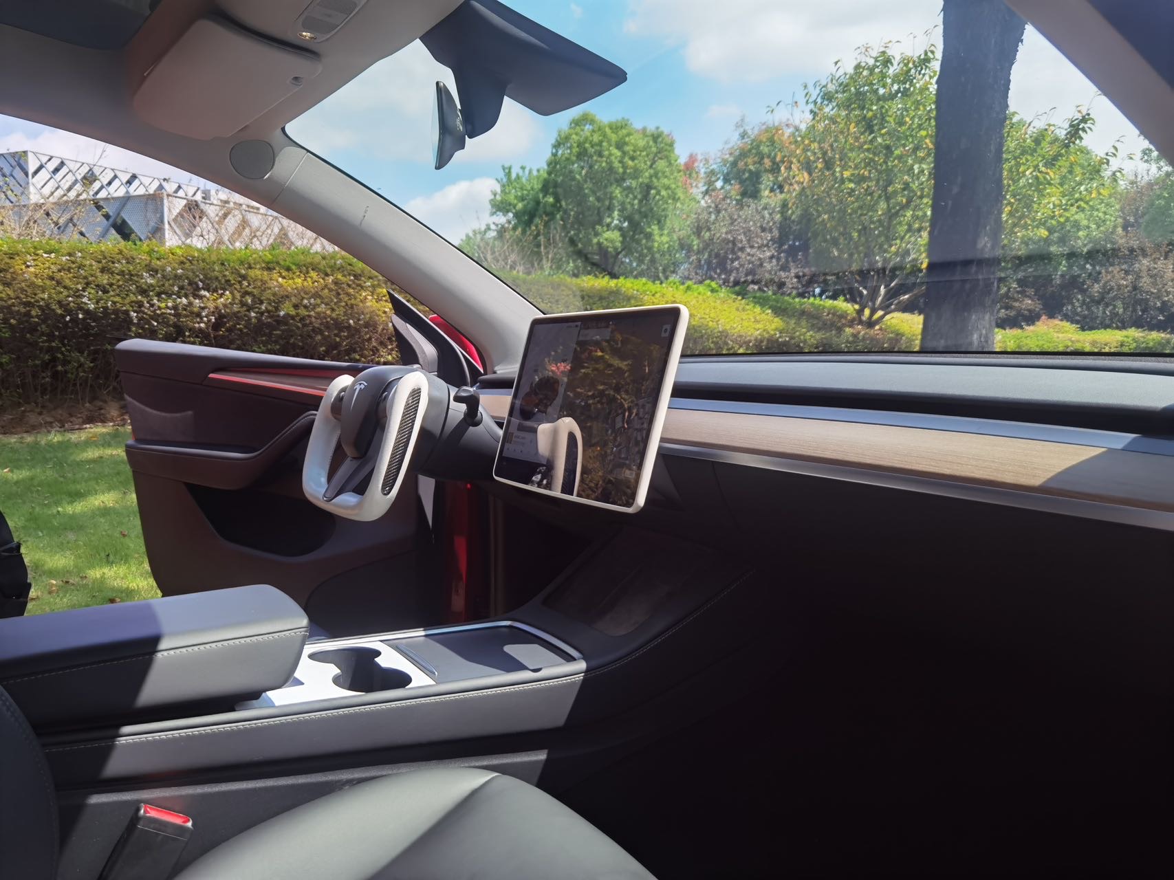 Tesla Model Y 2021 #6 Tesla Model Y 2021 car image #6