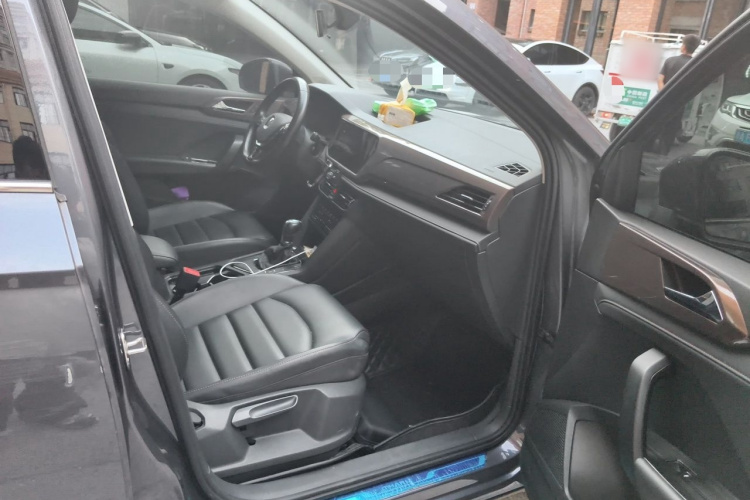 Volkswagen Tharu 2021 car image #27