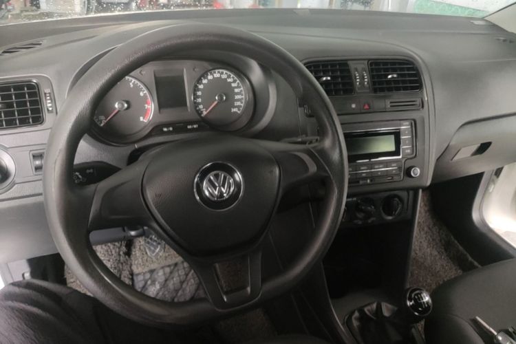 Volkswagen Polo 2017 #11 Volkswagen Polo 2017 car image #11
