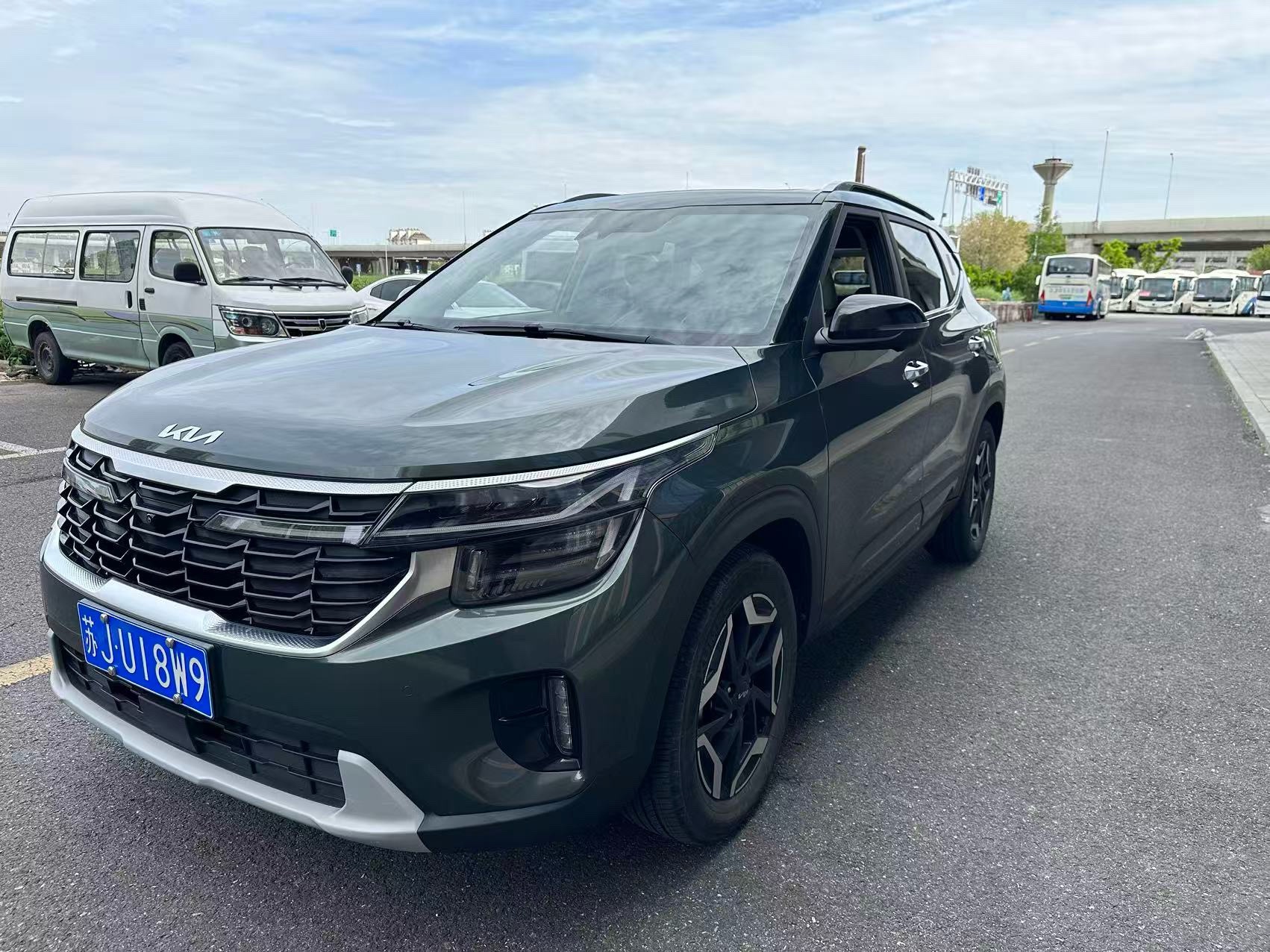 Kia Seltos 2024 car image 