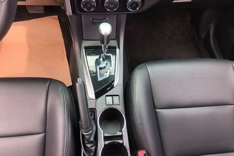 Toyota Corolla 2018 #14 Toyota Corolla 2018 car image #14