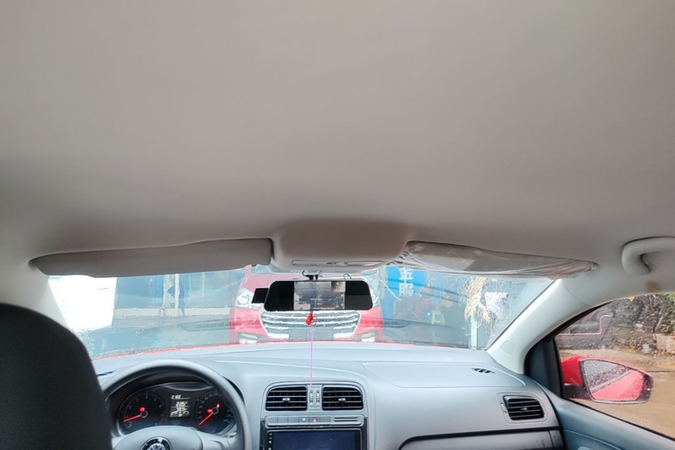Volkswagen Polo 2017 car image #18