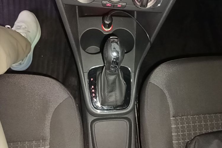 Volkswagen Polo 2016 car image #18