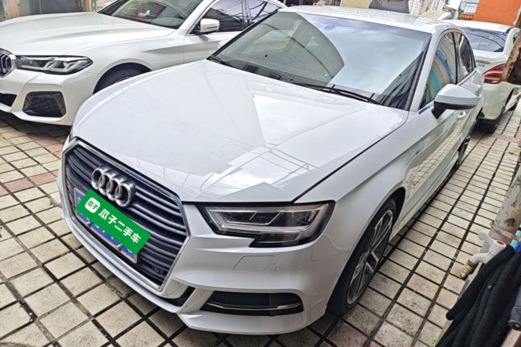 Audi A3 2018 immagine di auto #2
