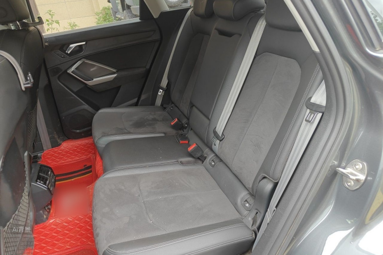 Audi Q3 2022 car image #19