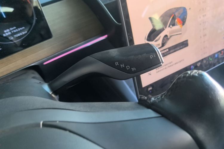 Tesla Model 3 2022 car image #14