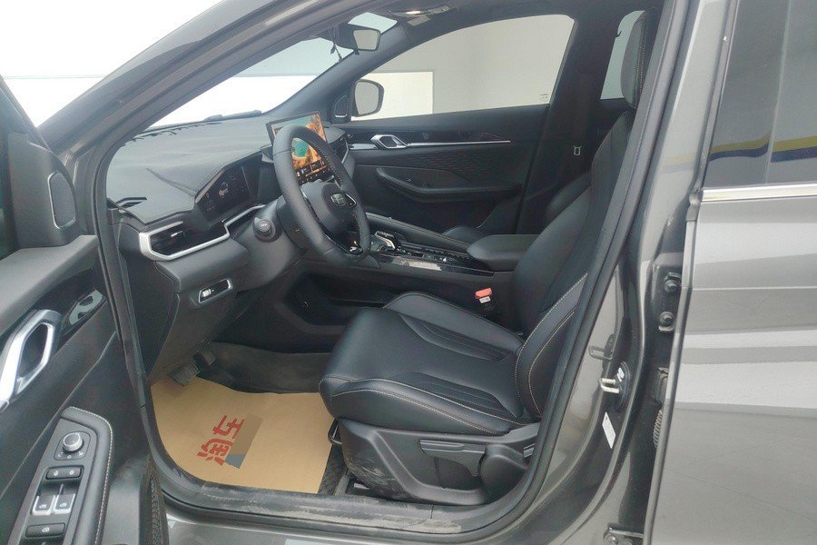 GEELY Coolray 2025 car image #3