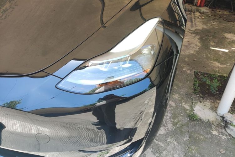 Tesla Model Y 2023 car image #23