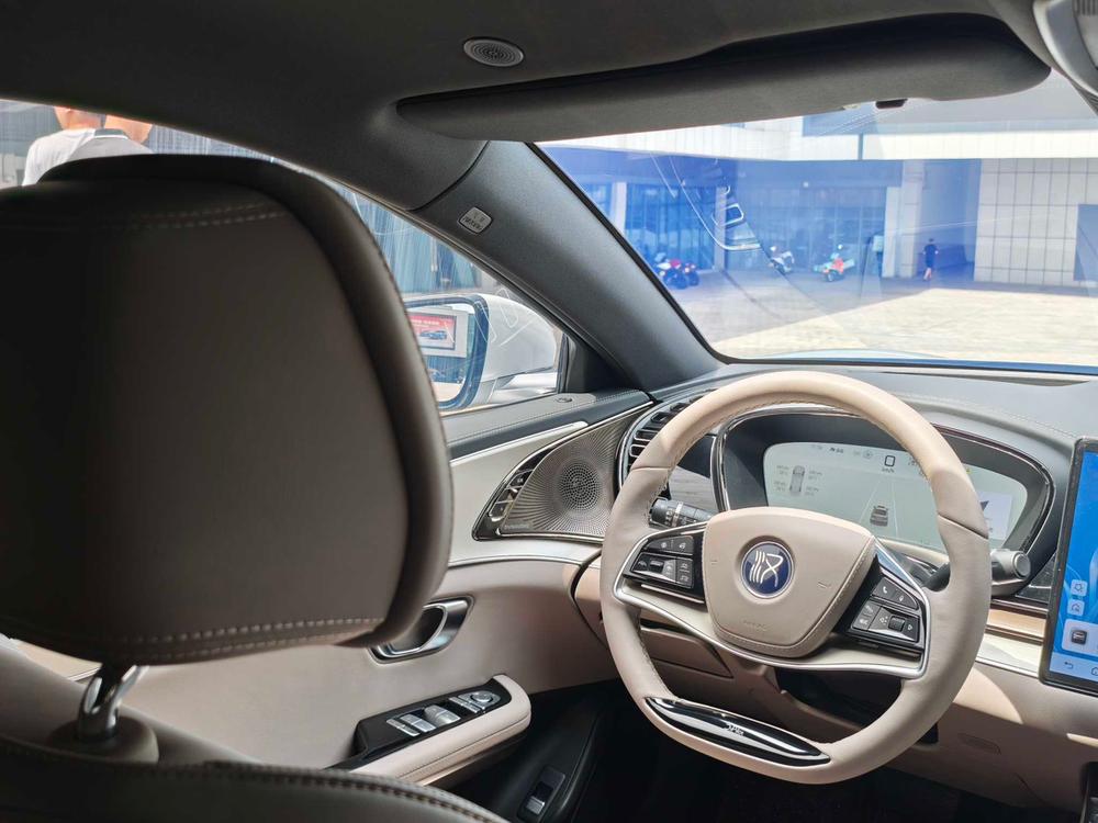 BYD Han 2025 immagine di auto #16