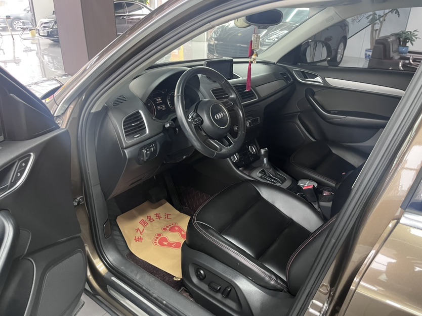Audi Q3 2016 car image #3