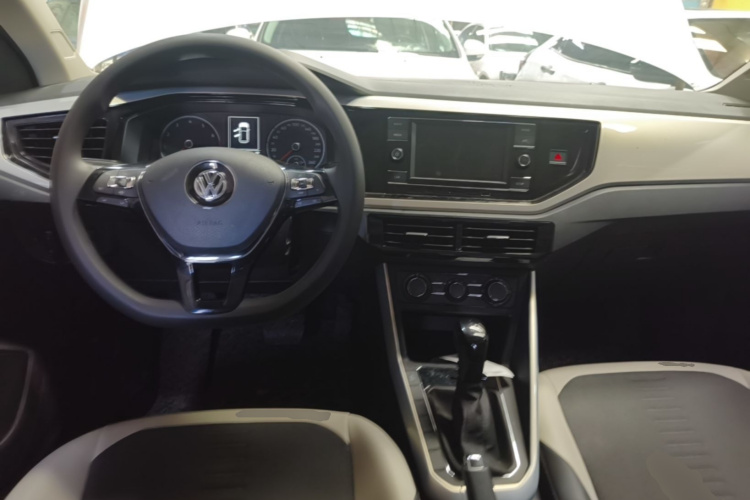 Volkswagen Polo 2019 car image #10