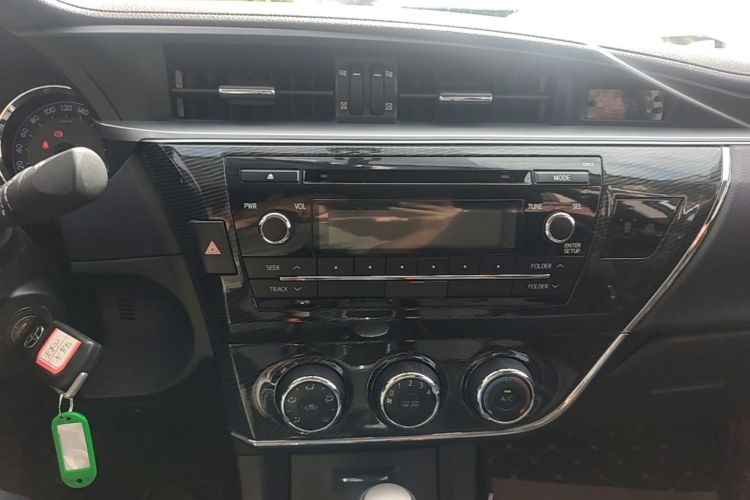 Toyota Corolla 2017 #13 Toyota Corolla 2017 car image #13