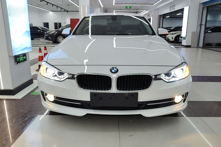 BMW 3 Series 2015 #3 BMW 3 Series 2015 car image #3