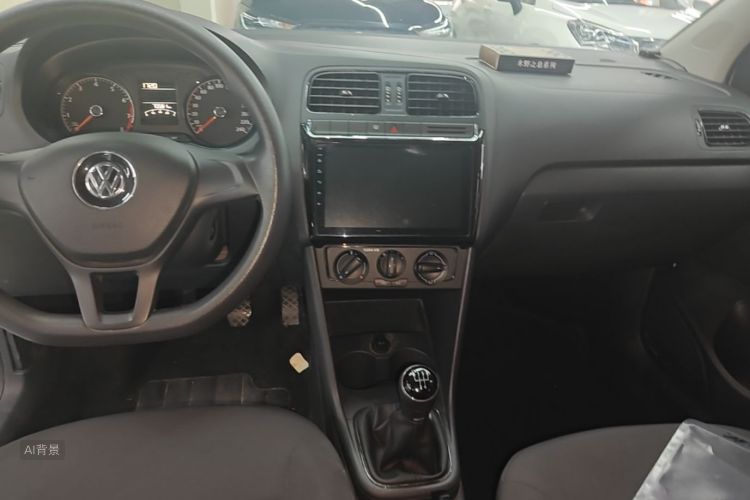 Volkswagen Polo 2017 car image #12