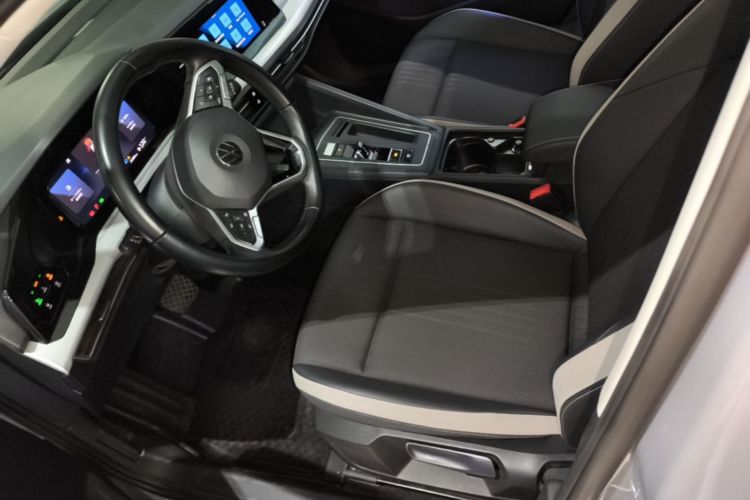 Volkswagen Golf 2022 car image #15
