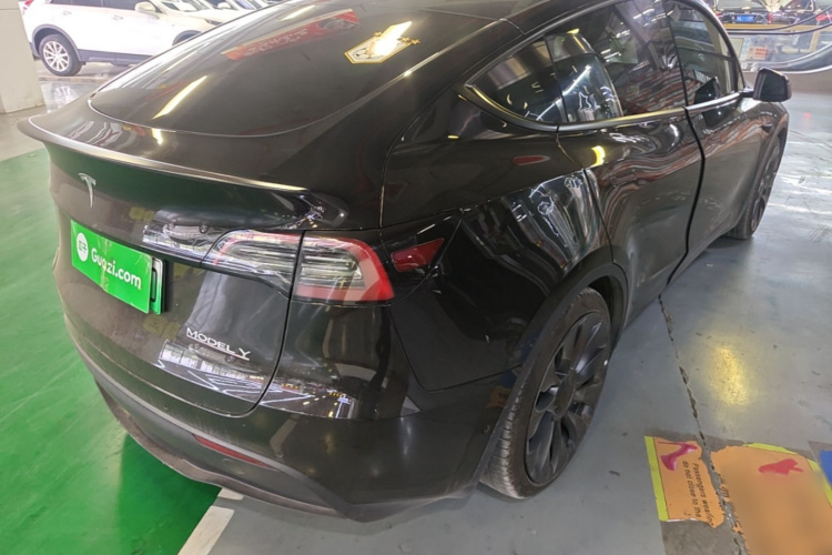 Tesla Model Y 2022 car image #5