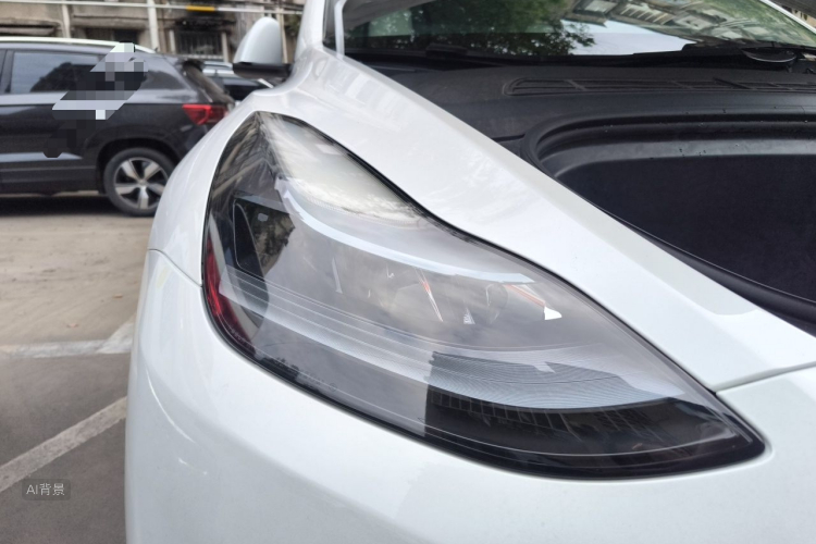 Tesla Model Y 2023 car image #8
