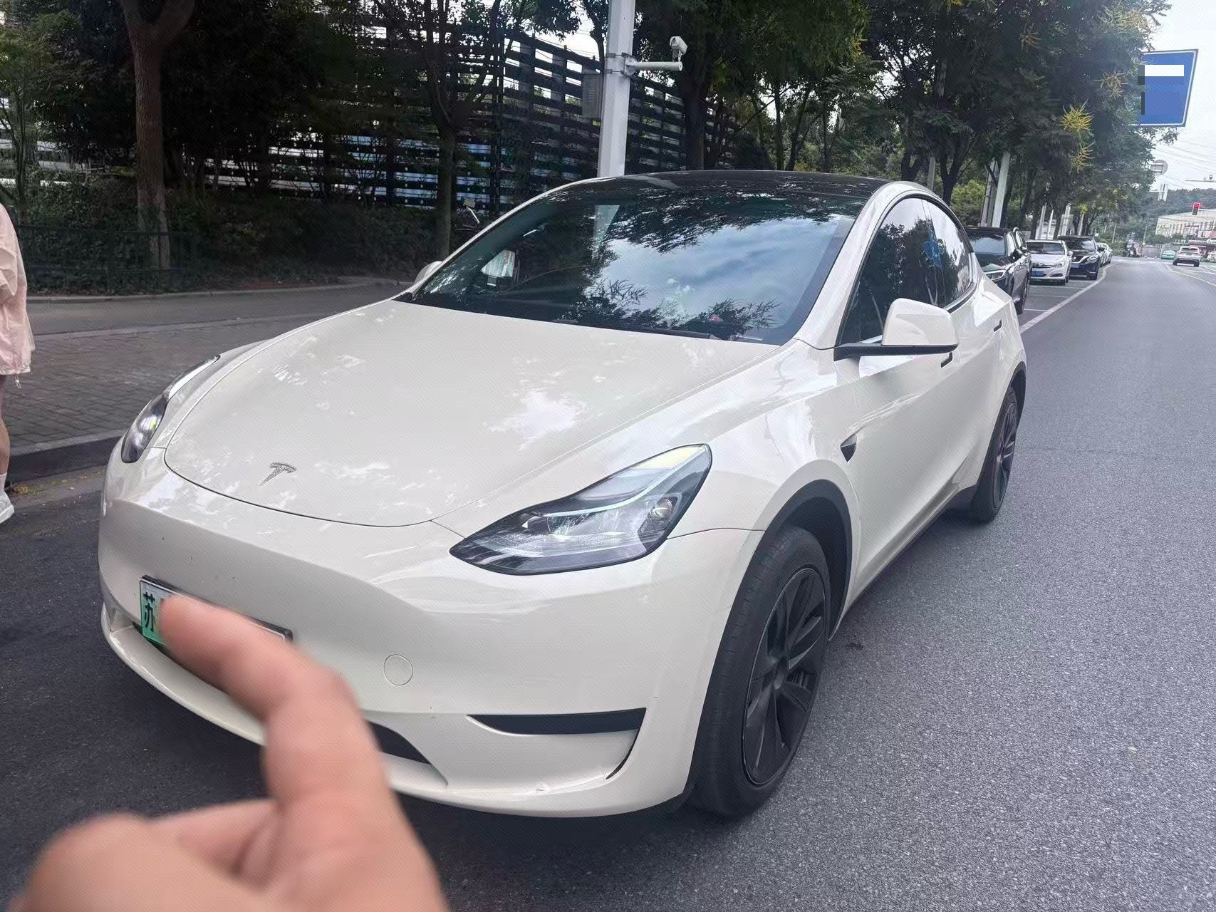 Tesla Model Y 2024 Tesla Model Y 2024 immagine di auto