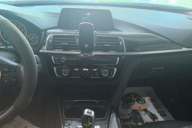 BMW 3 Series 2018 #13 BMW 3 Series 2018 car image #13