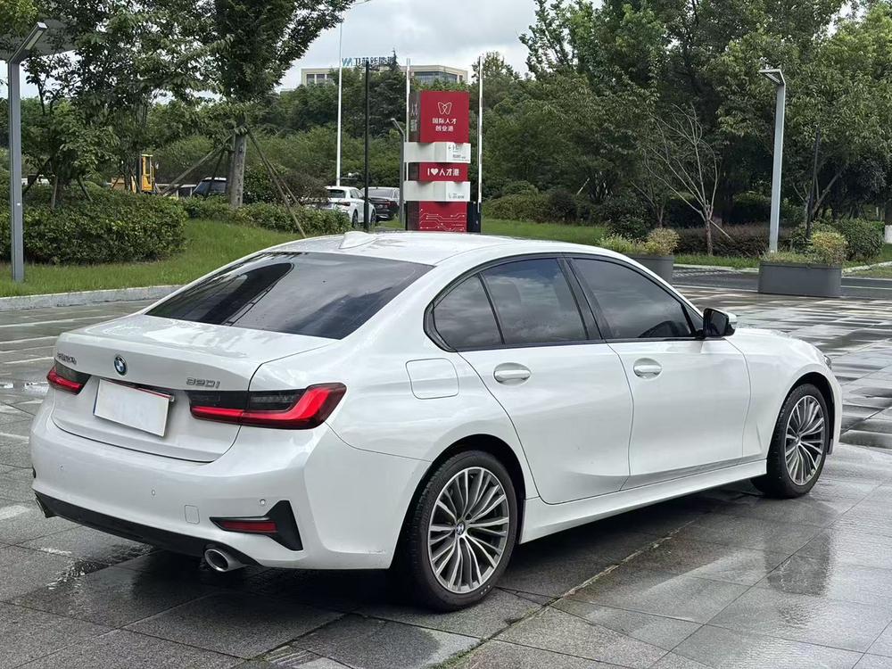 BMW 3 Series 2022 #6 BMW 3 Series 2022 car image #6