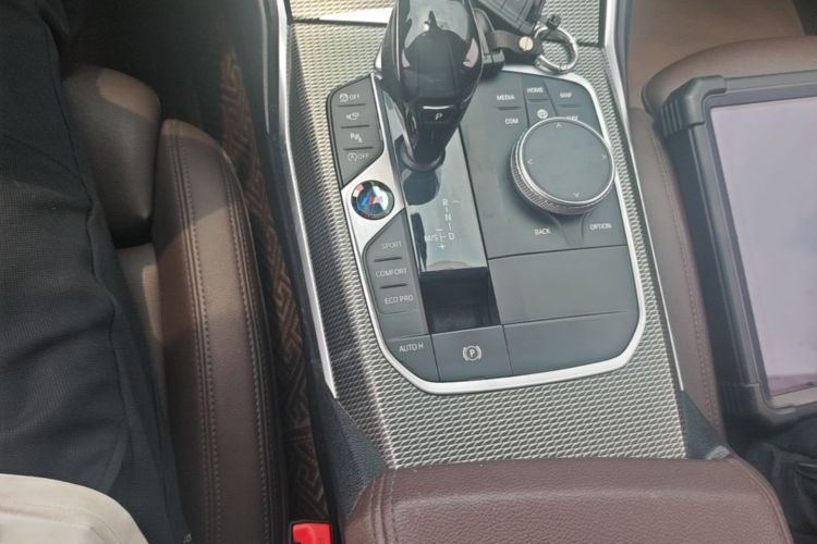 BMW 3 Series 2021 car image #14